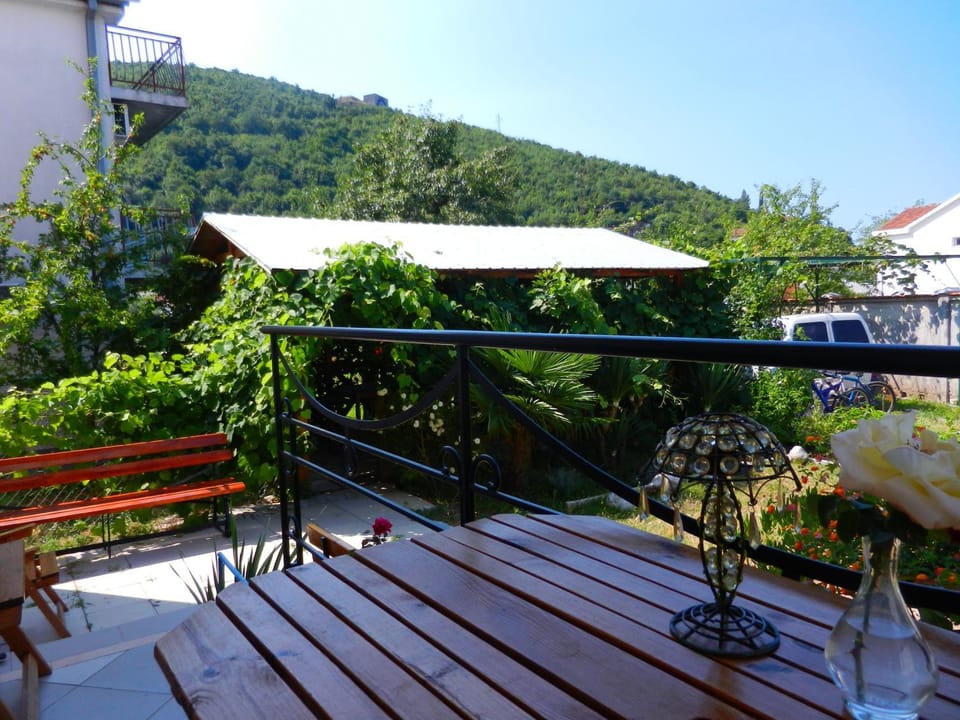 Patio, BBQ facilities, Garden, Balcony/Terrace