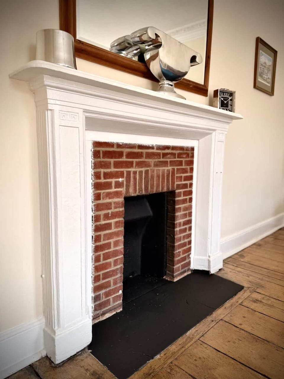 Bedroom, fireplace