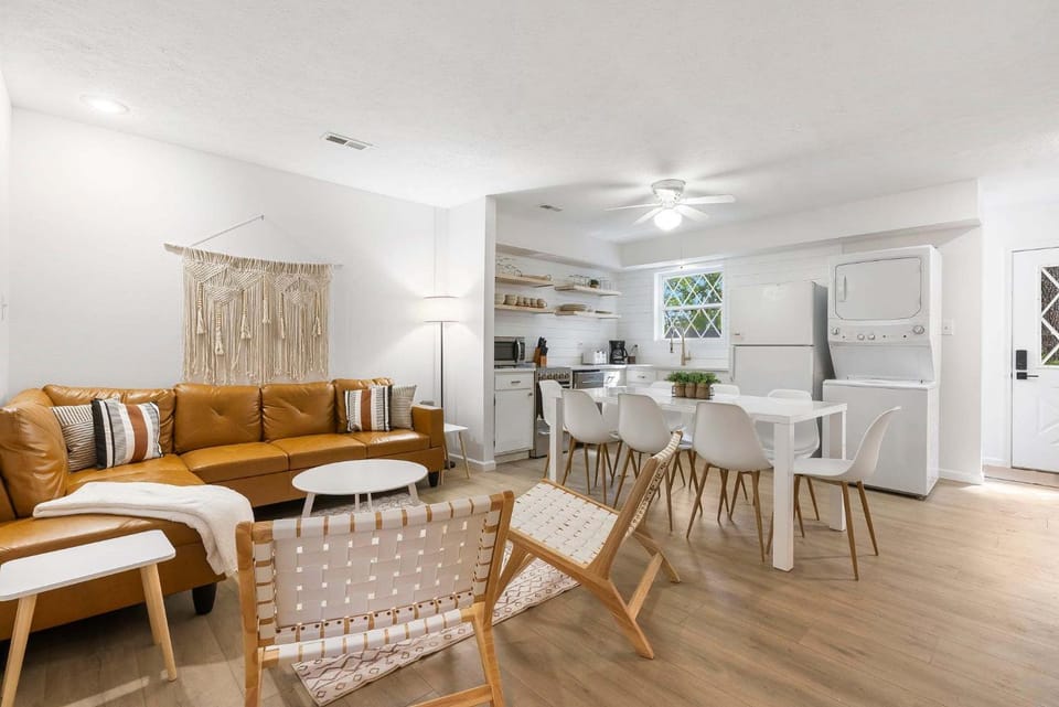 Whispering Woods Retreat - Decorated for Christmas House in Indian Point