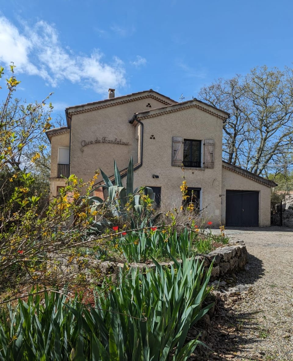 Gîte Le Petit rien du Haut - Village classé et plage à pied House in Balazuc