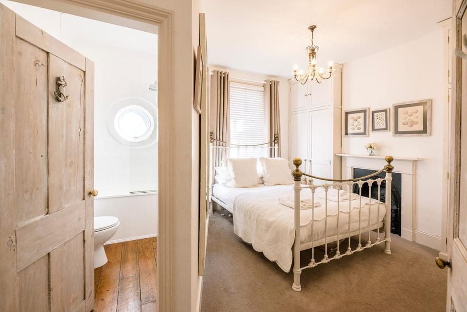 La Ronessa, Aldeburgh House in Aldeburgh