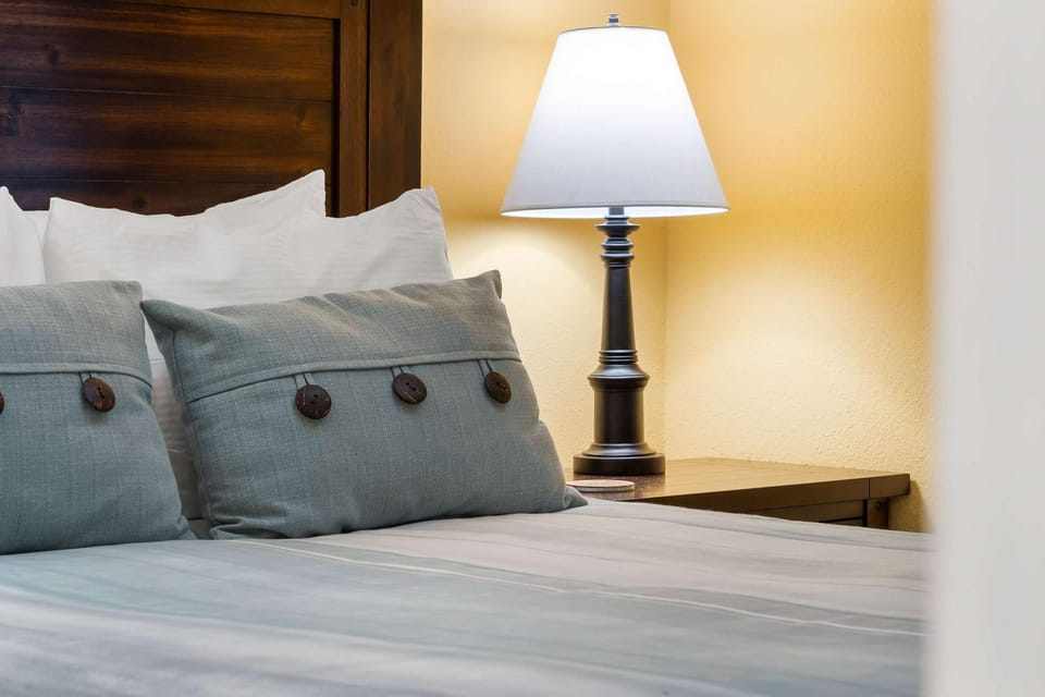 Branson Getaway - Condo for 6 in Epic Location House in Branson