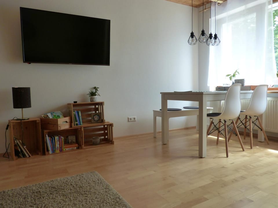 TV and multimedia, Living room, Dining area