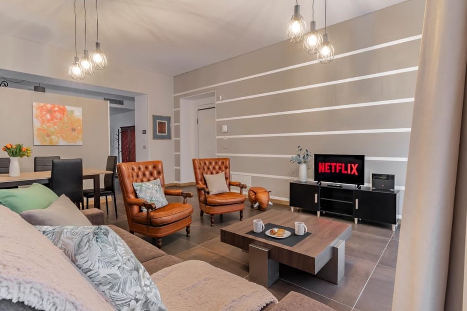 TV and multimedia, Living room, Seating area