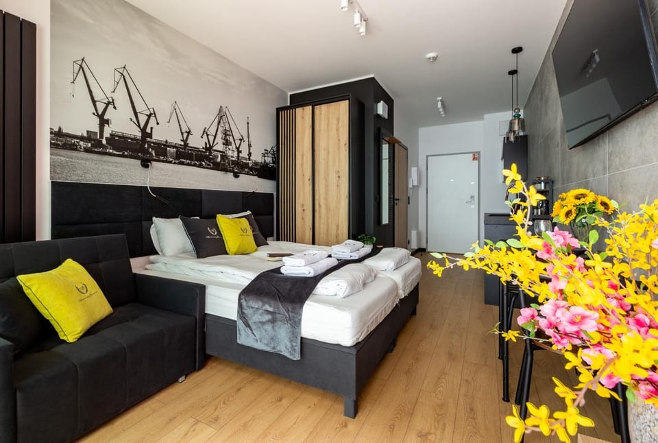 Bed, Living room, Seating area, Bedroom, wardrobe