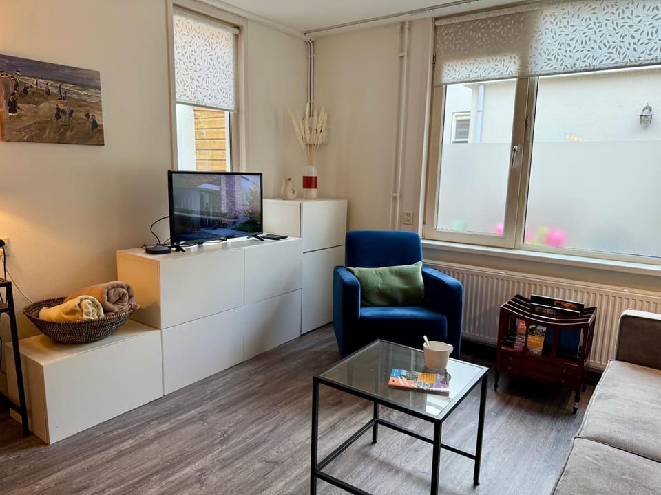 TV and multimedia, Seating area