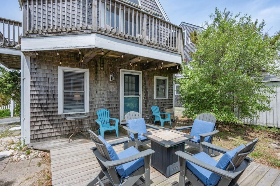 Charming Cape Cod Retreat Near the Beach House in East Sandwich