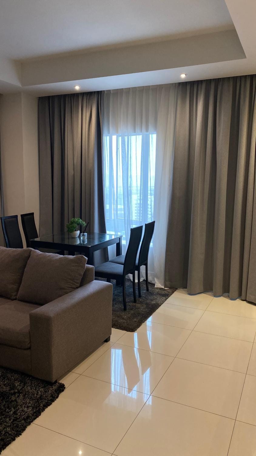 Stylish and Upscale 2 Bed Apt Apartment in Cape Town