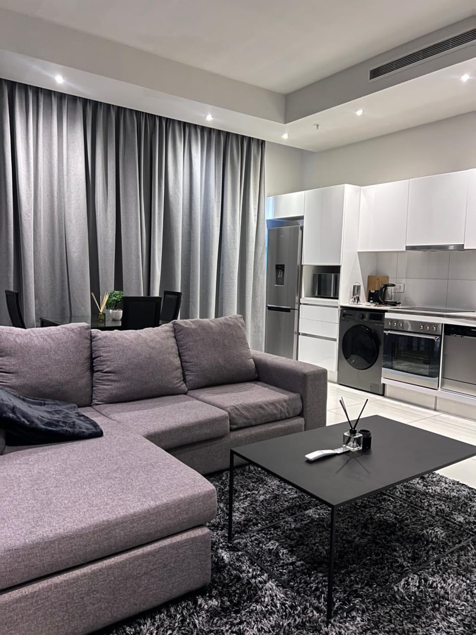Stylish and Upscale 2 Bed Apt Apartment in Cape Town