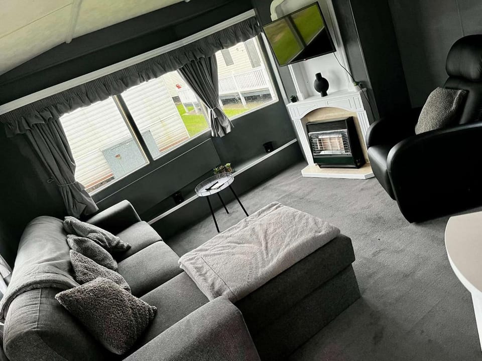 Cozy Caravan Free WiFi Pet friendly House in Skegness