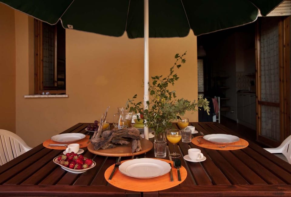 Day, Summer, Balcony/Terrace, Dining area, On site