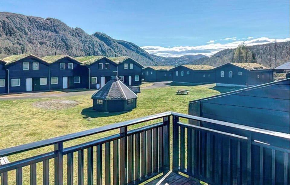 Property building, Spring, Day, Garden, Mountain view