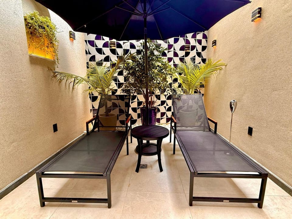 Studio Leblon - Com terraço, piscina e academia. Apartment in Rio de Janeiro