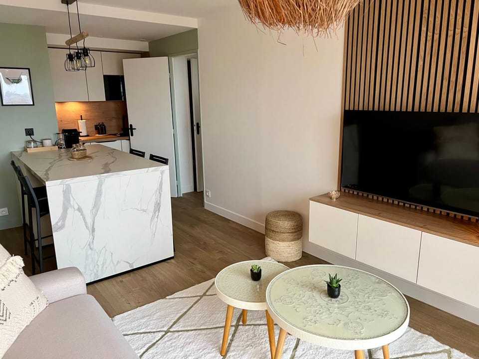 TV and multimedia, Kitchen or kitchenette, Dining area