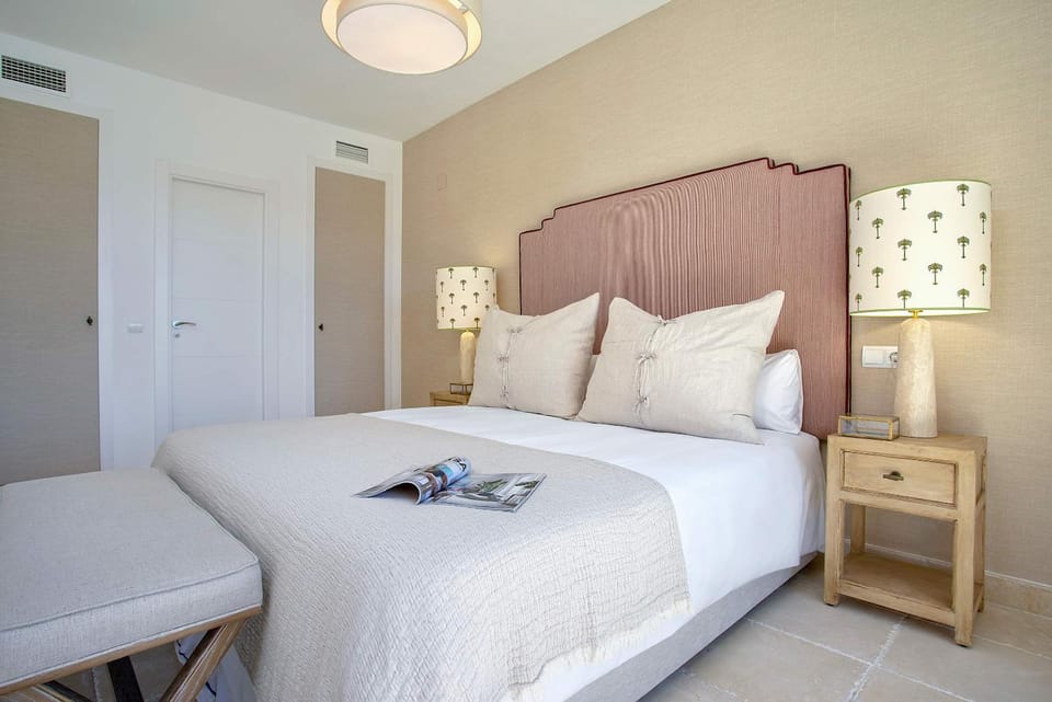 Bed, Other, Photo of the whole room, Bedroom, wardrobe