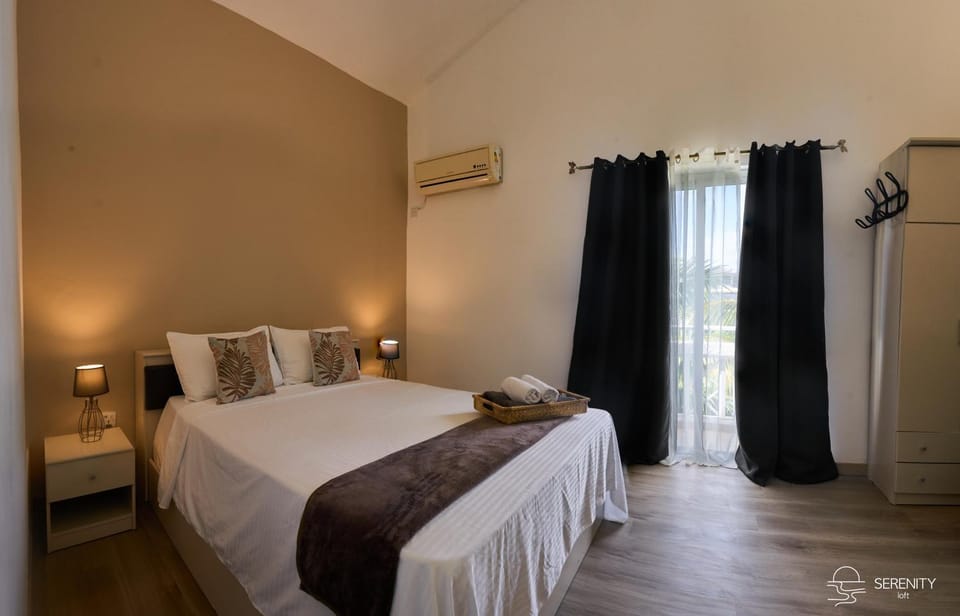 Bed, Photo of the whole room, Bedroom, towels, air conditioner