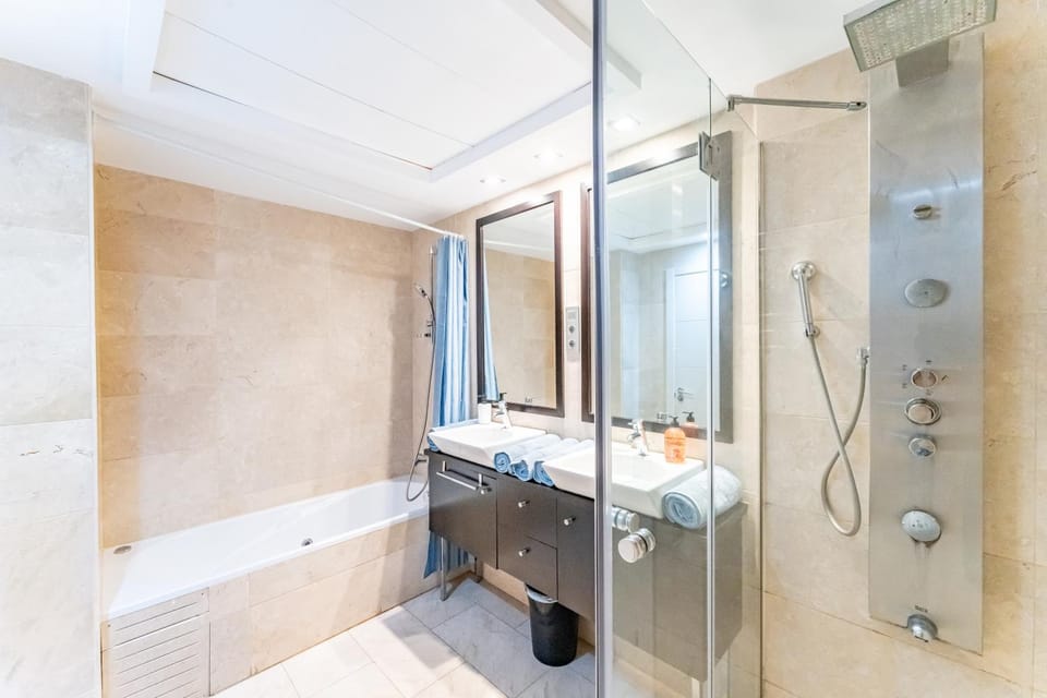 Shower, Bathroom, Bath, towels
