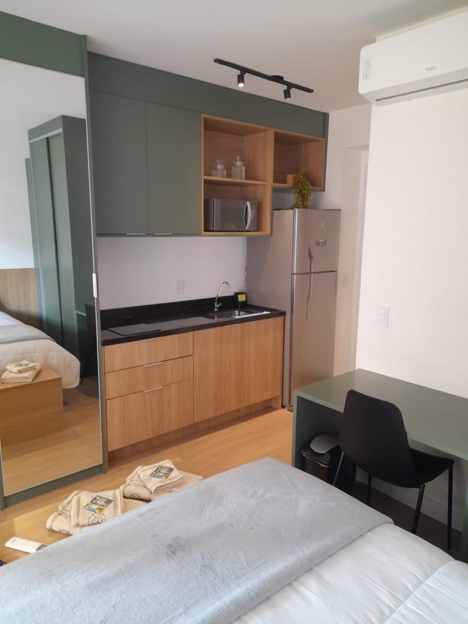 Kitchen or kitchenette, stove