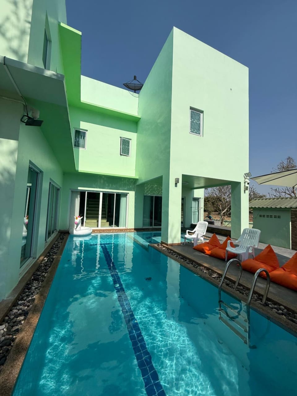 Swimming pool