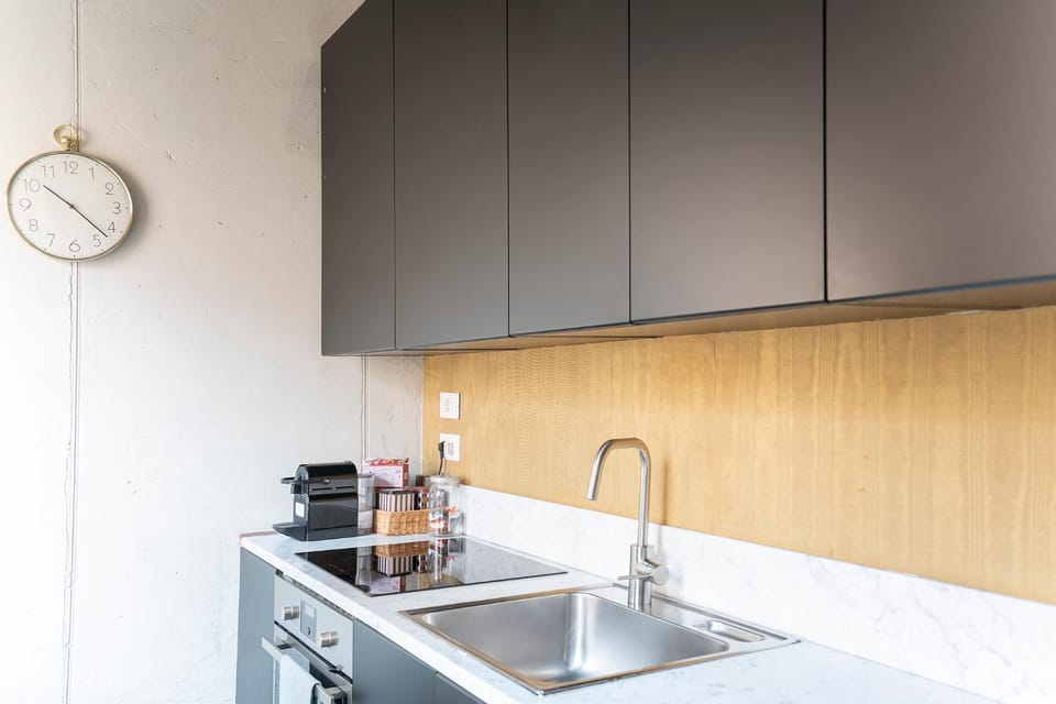 Kitchen or kitchenette