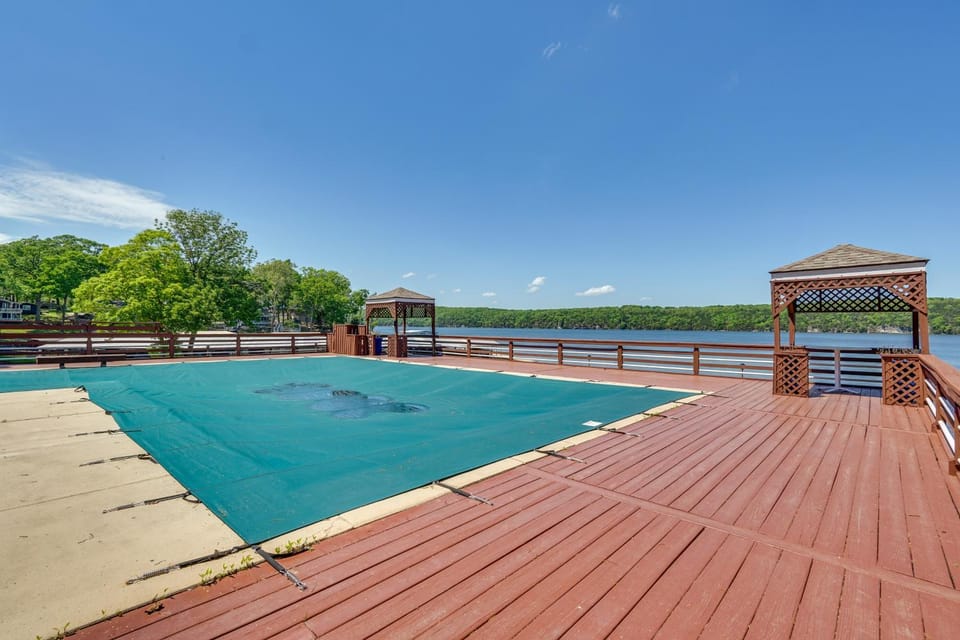 Main Channel Condo for Shootout Weekend Views House in Lake of the Ozarks
