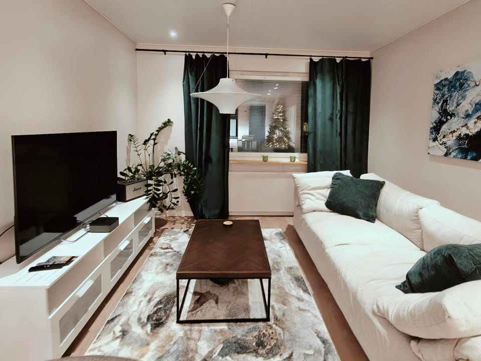 Communal lounge/ TV room, TV and multimedia, Living room