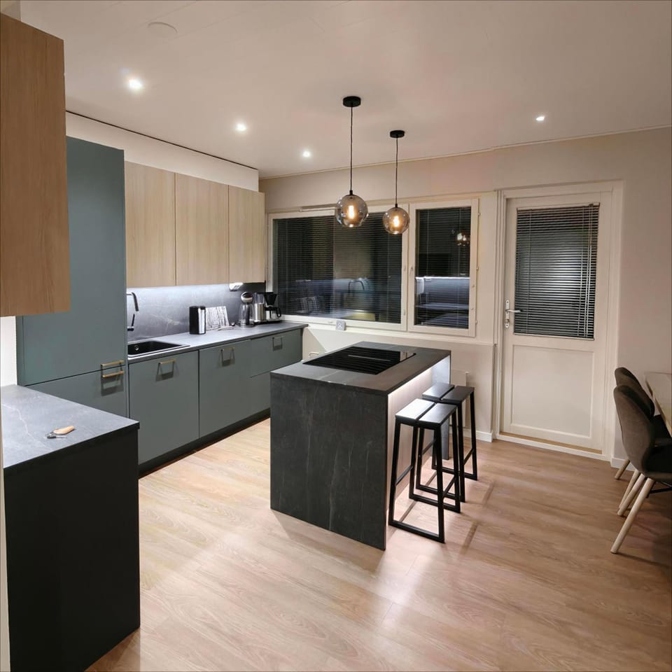 Kitchen or kitchenette, dishwasher, oven, stove