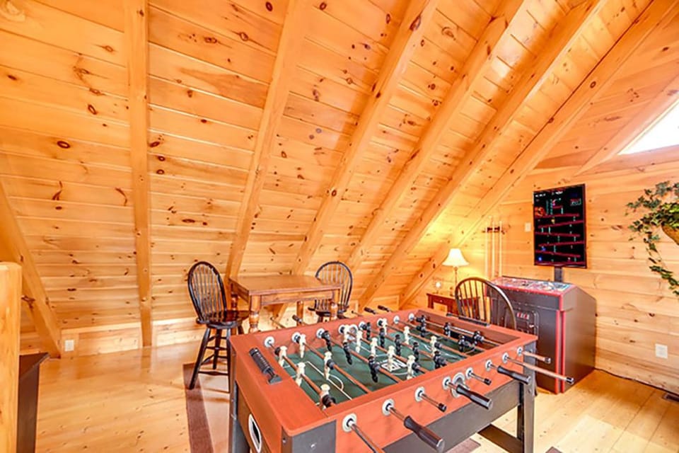 The Wolfs Den by Venture Smoky Mountains House in Pigeon Forge