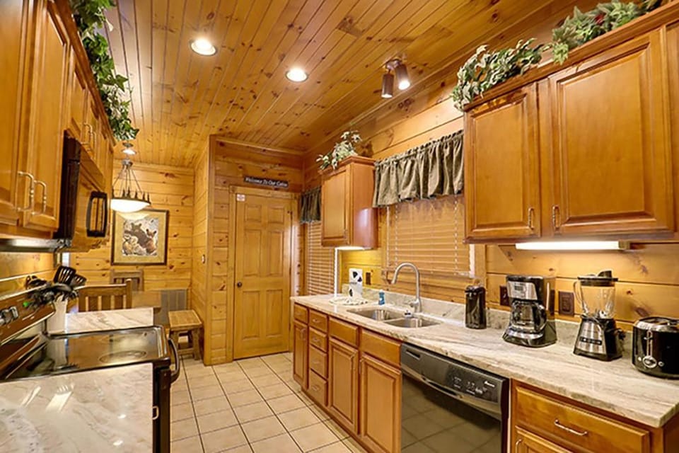 Magic Moments by Venture Smoky Mountains House in Gatlinburg