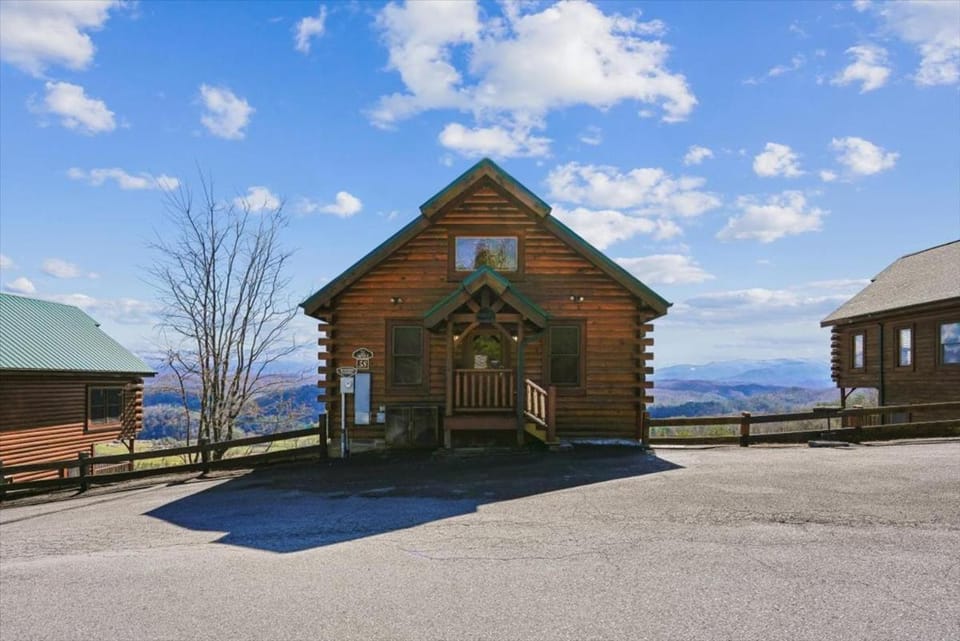 Mountain Paradise by Venture Smoky Mountains House in Sevier County