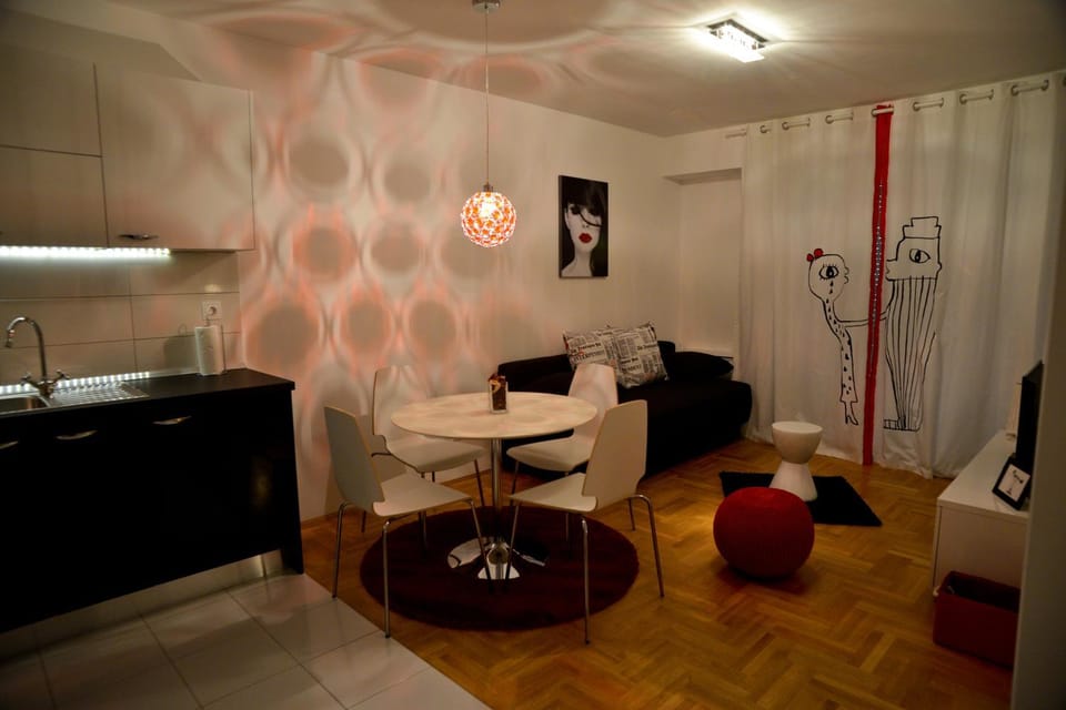 Living room, Dining area