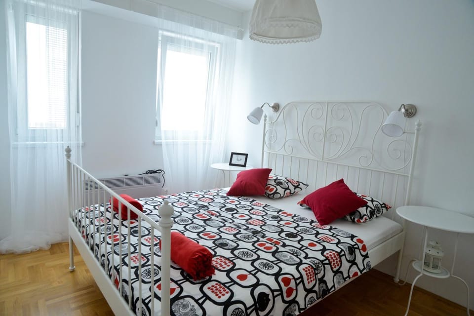 Bed, Day, Bedroom
