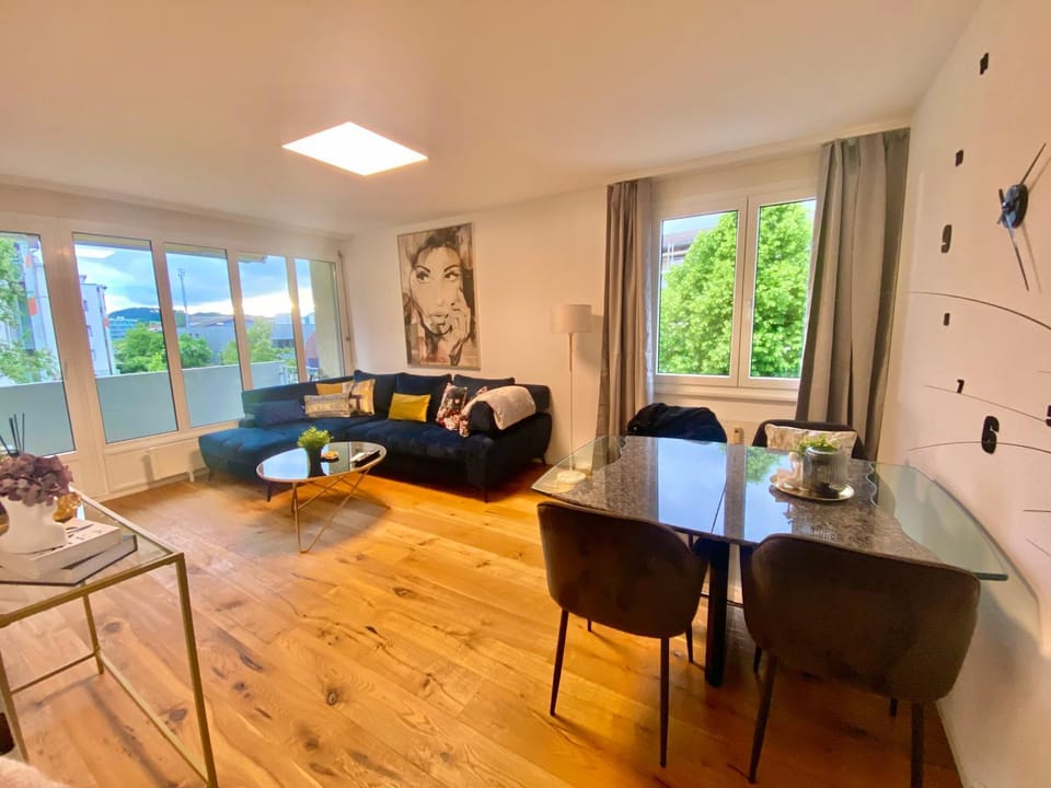 Living room, Seating area, Dining area