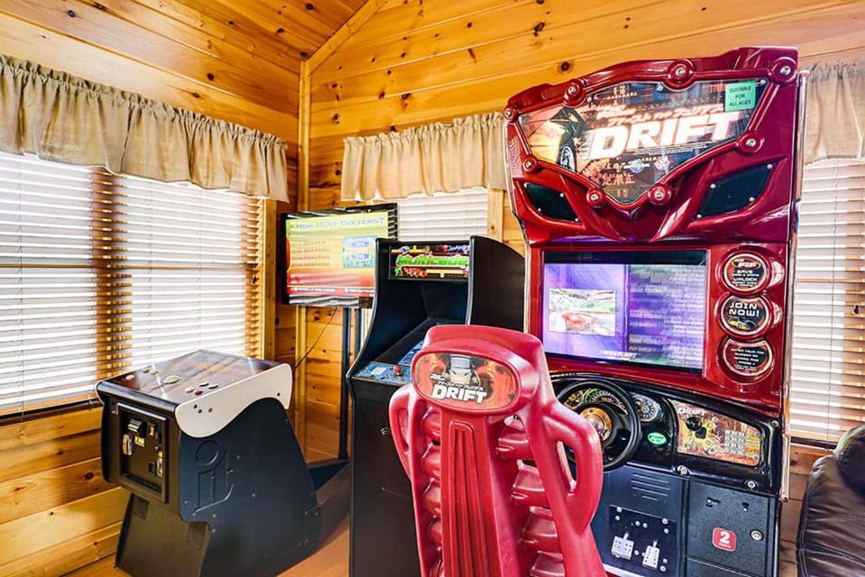 Parkview Mansion by Venture Smoky Mountains House in Gatlinburg