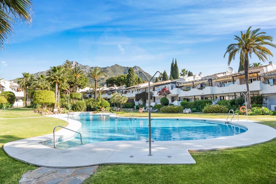 Natural landscape, Garden, Garden, Garden view, Mountain view, Pool view, Swimming pool, Swimming pool