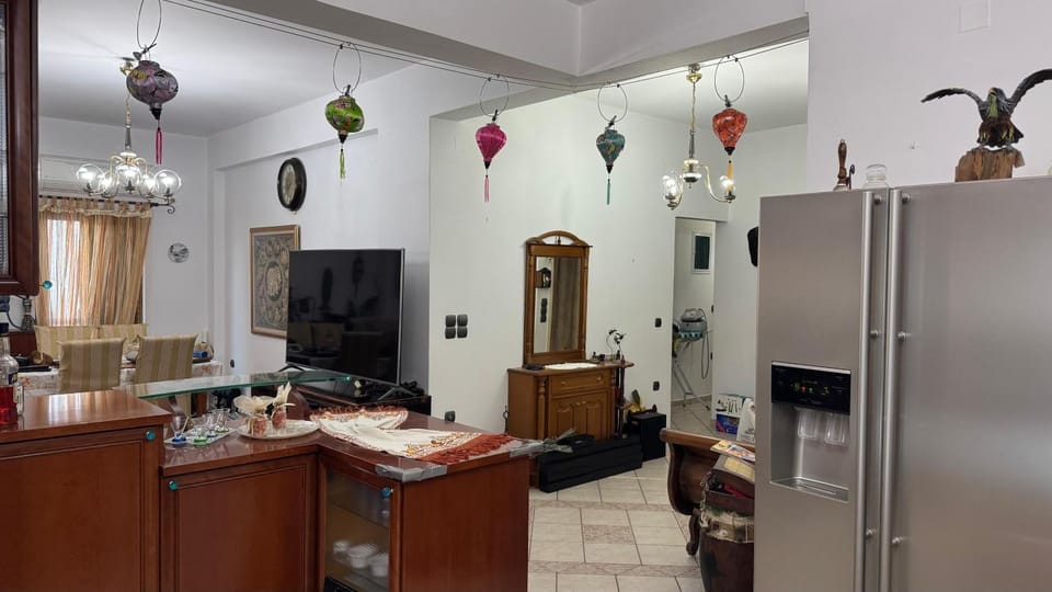 TV and multimedia, Living room, Seating area, wardrobe