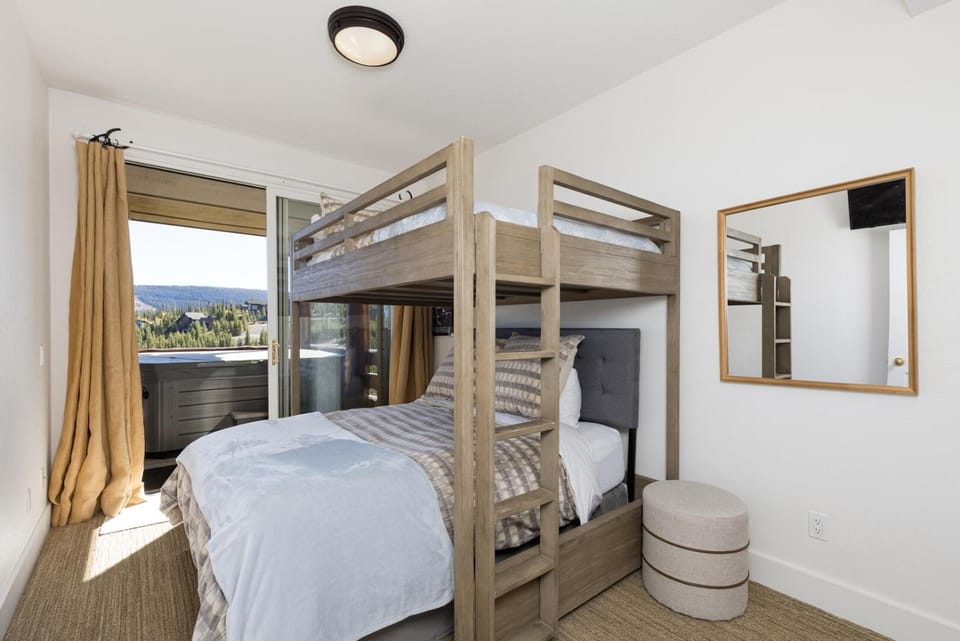 Saddle Ridge J2 House in Big Sky