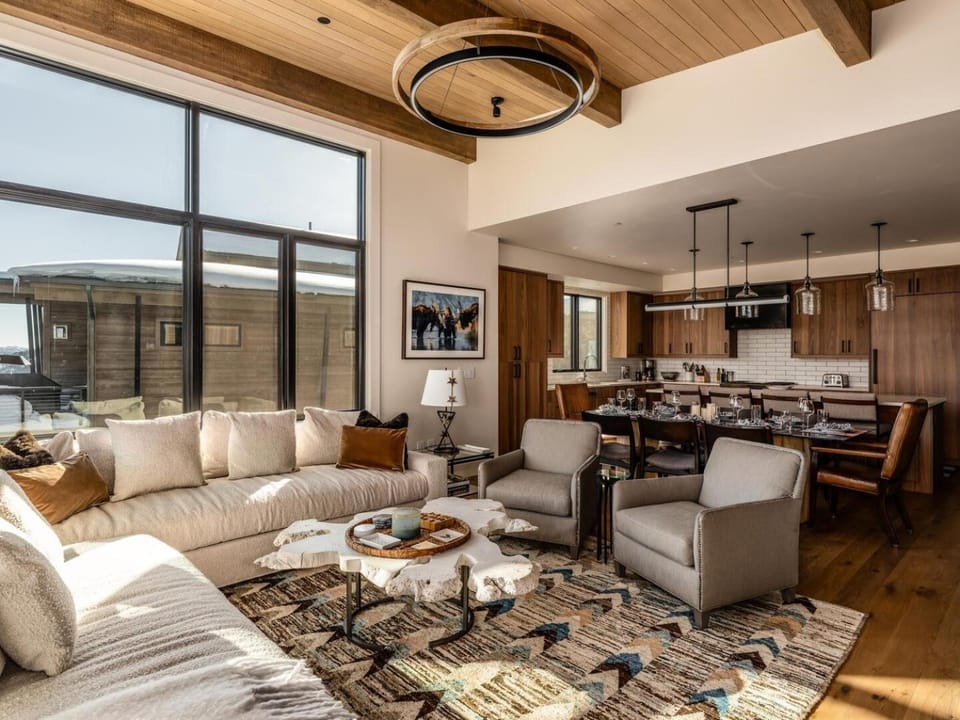 7 Deep Forest House in Big Sky