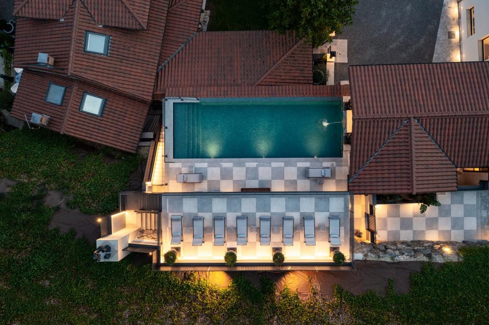 Night, Pool view, Swimming pool, sunbed