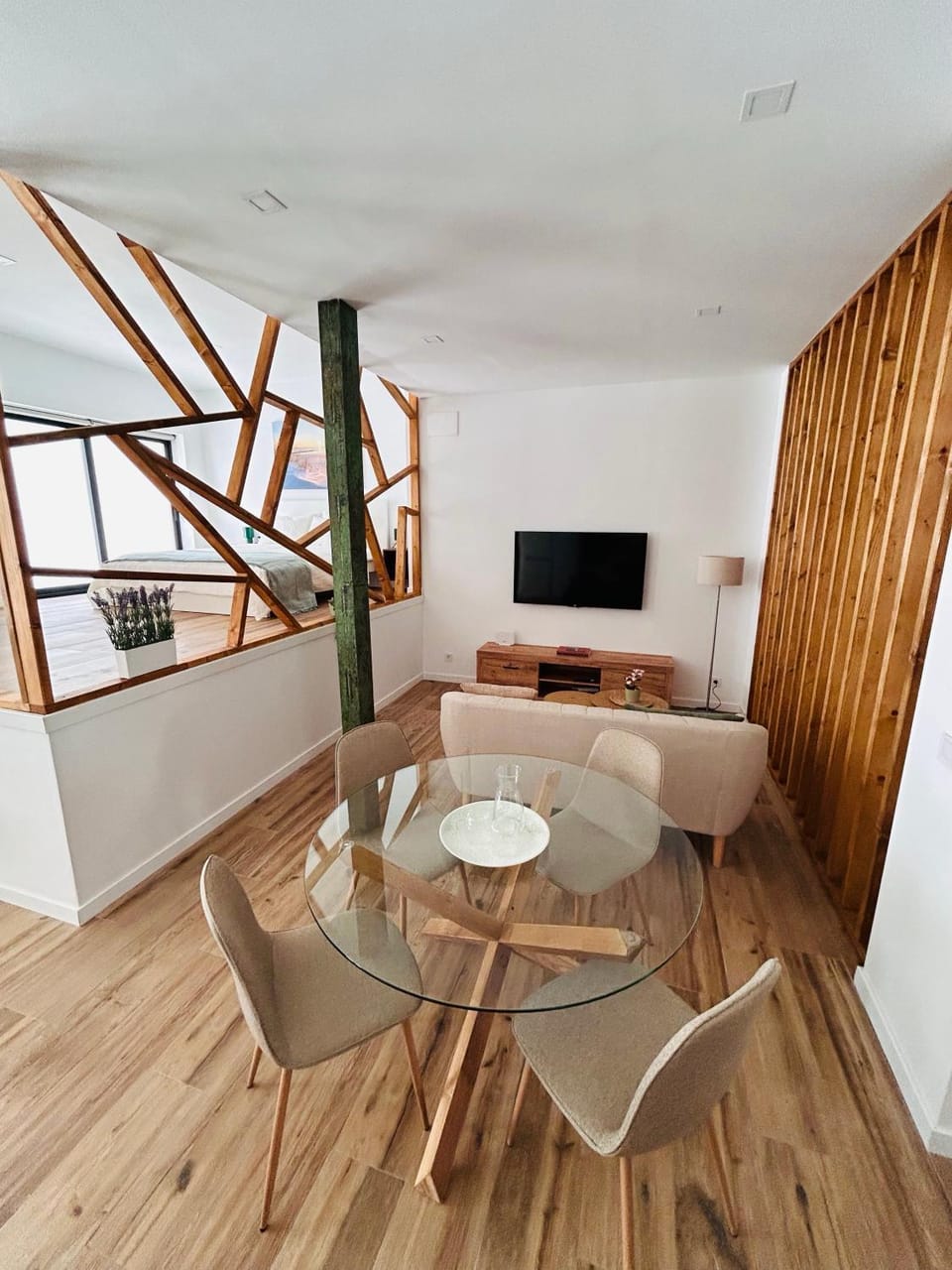Communal lounge/ TV room, Dining area