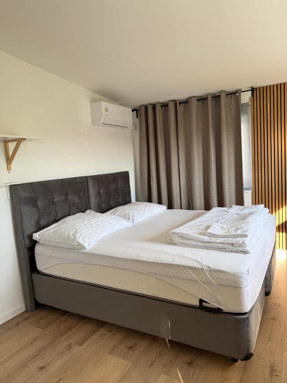 Mikulovský domeček s terasou, zahradou a vinným sklípkem Apartment hotel in South Moravian Region