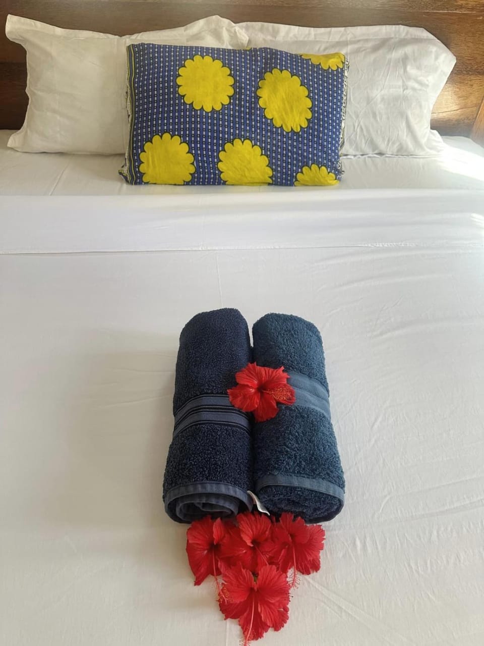 Bed, towels