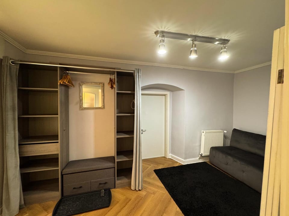 Hidden Hollow - Ultra Central Apartment in Brasov
