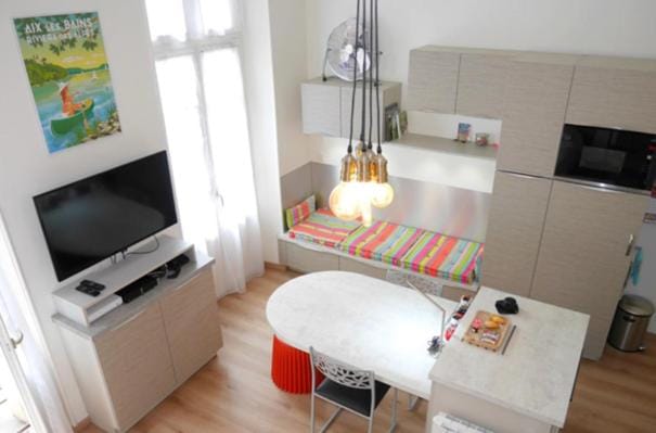 Lumineux studio meublé au centre-ville Apartment in Aix-les-Bains