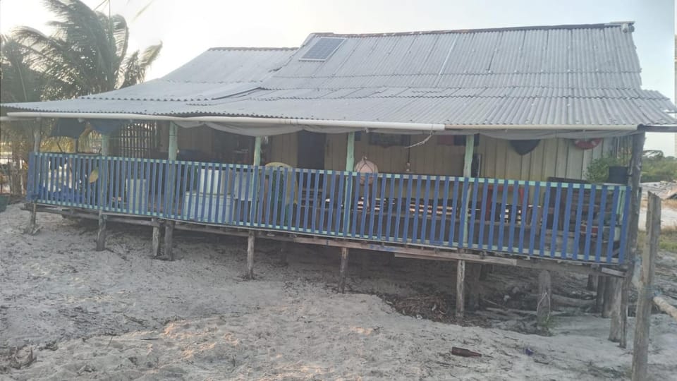 Rancho no peruquara House in State of Pará