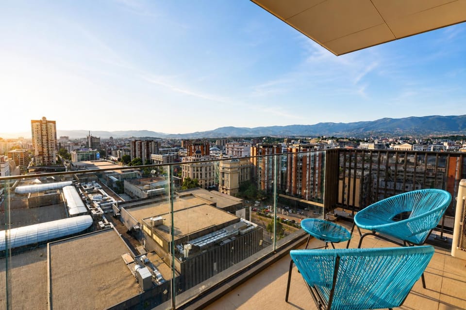 Imperial Suite on the Top Floor with Free Parking and Amazing View Apartment in Skopje