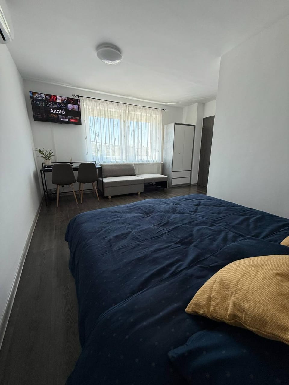 Rose 14 Food & Room Apartment in Hungary
