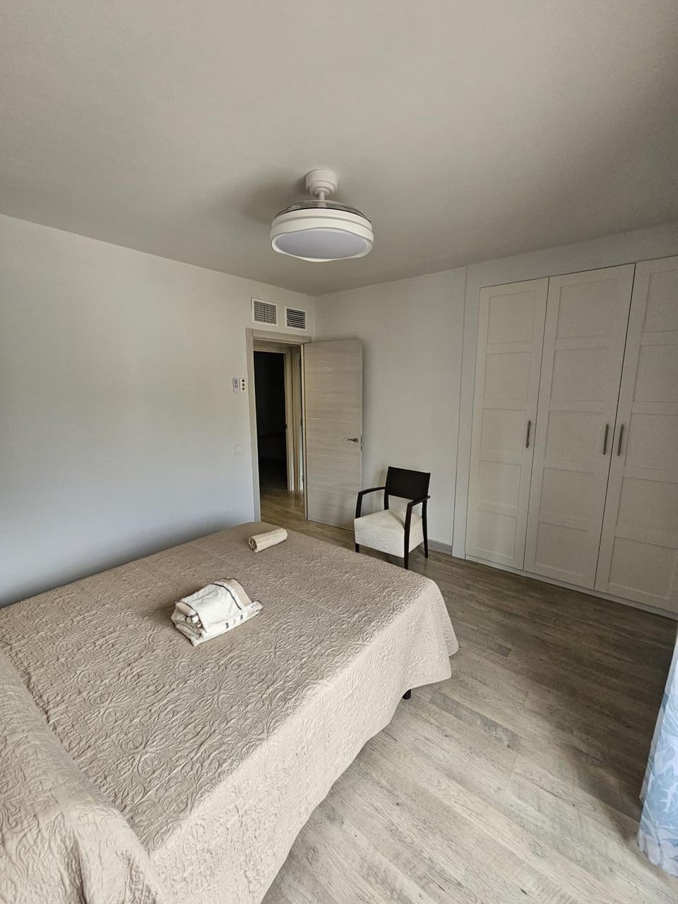 Bed, Photo of the whole room, Bedroom, wardrobe