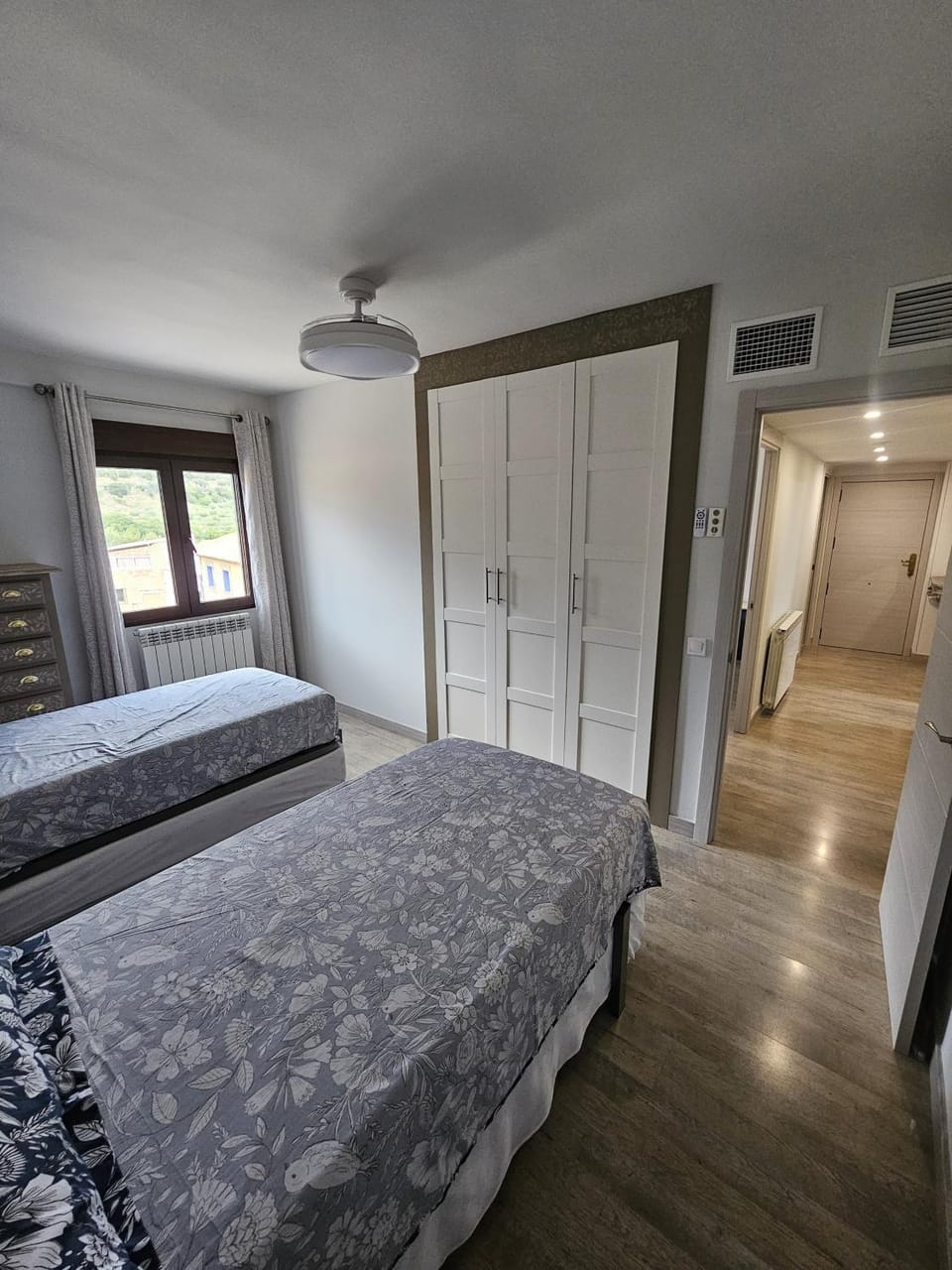 Bed, Photo of the whole room, Bedroom, wardrobe