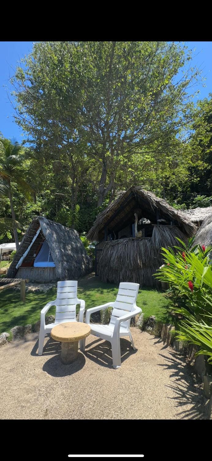 El Fin del estres Sapzurro Campground/ 
RV Resort in Choco, Colombia